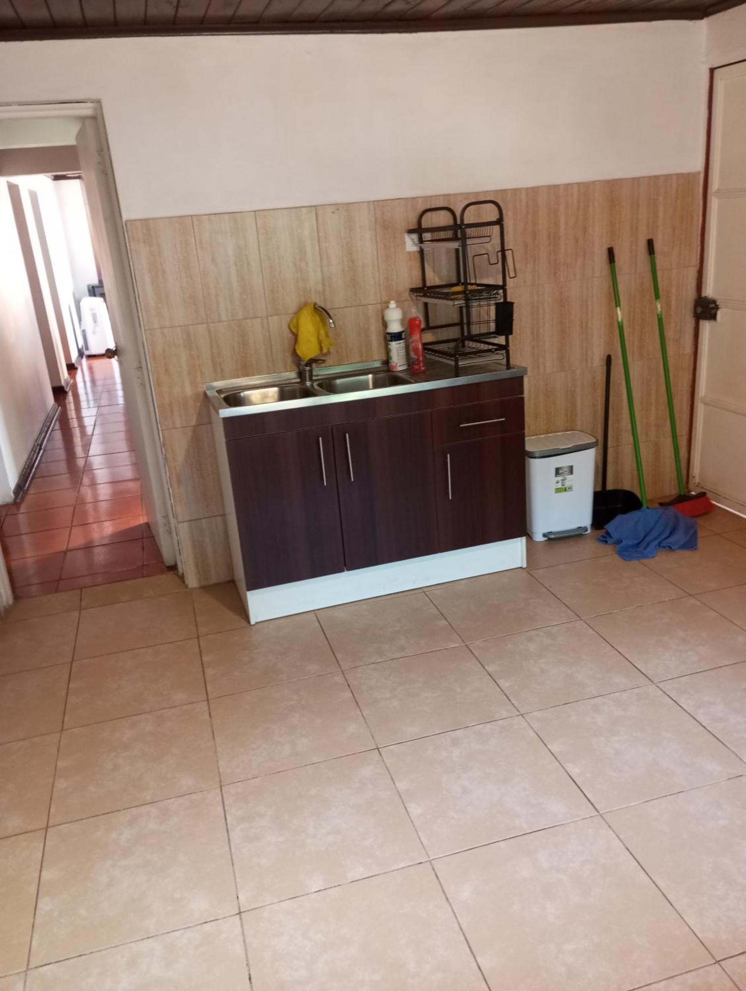 Amplio Vacacional Ubicado A 500 Metros De La Plaza Y A 5 Minutos De La Ruta Del Vino *